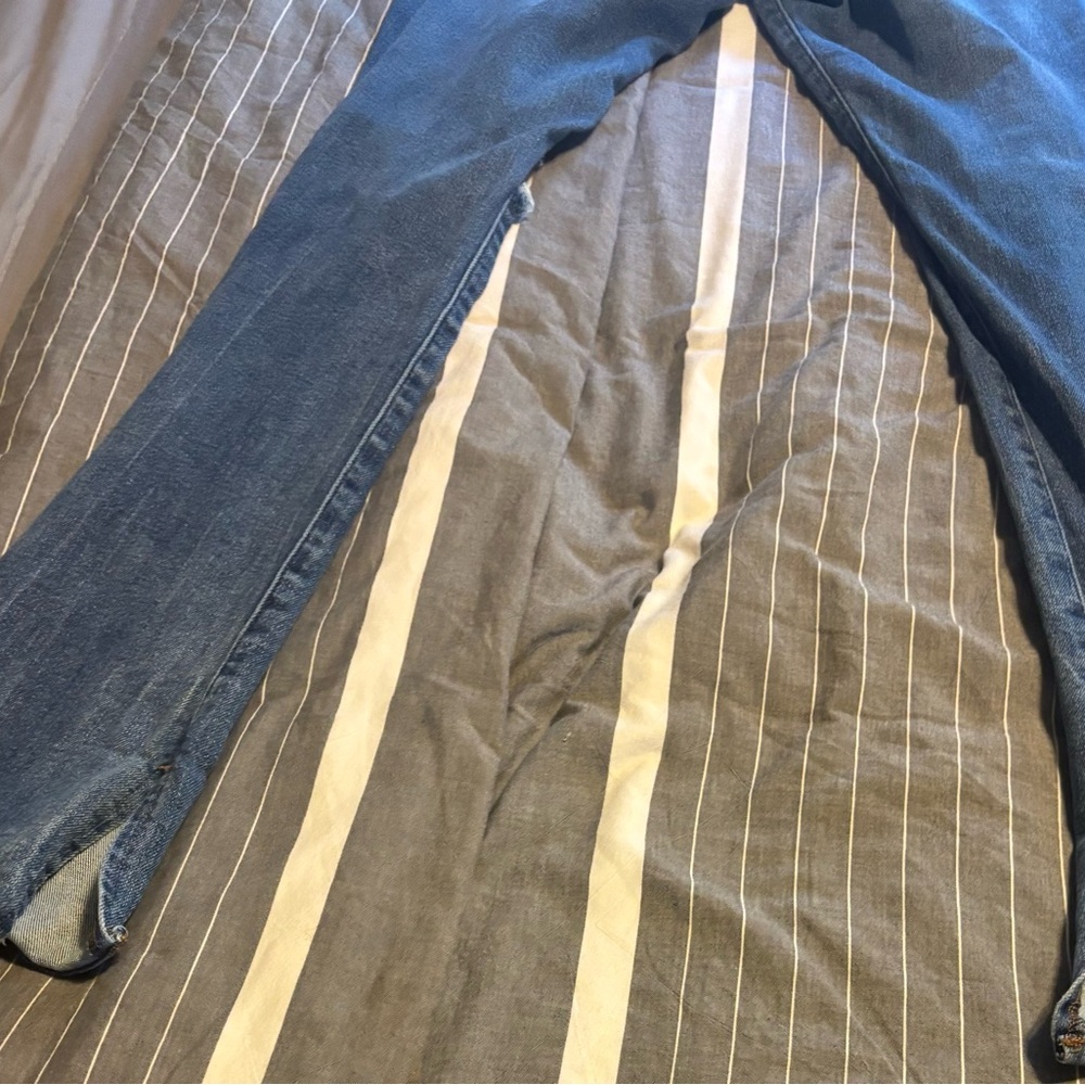 Express Skyscraper Distressed Blue Jeans for Women, Size 0L - Picture 7 of 11